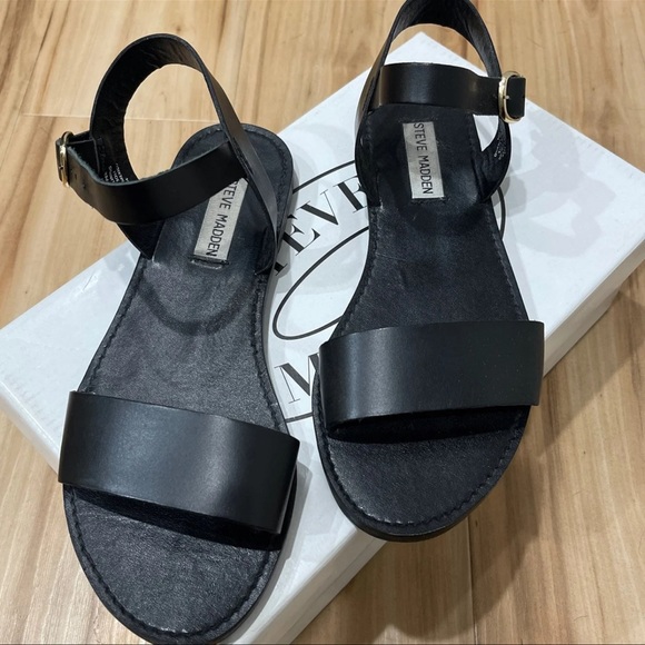 Steve Madden sandals - Picture 2 of 5